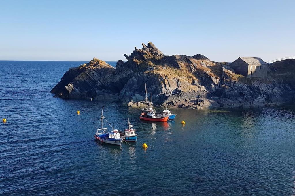 Bijou Coastal Apartment In Polperro With Onsite Parking Exterior photo